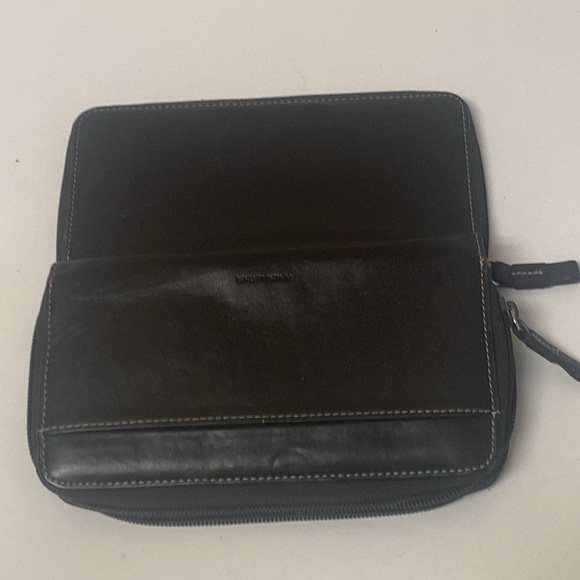 Genuine Leather Womens Black Long Zip Around Wallet with Nylon Interior - Picture 5 of 8
